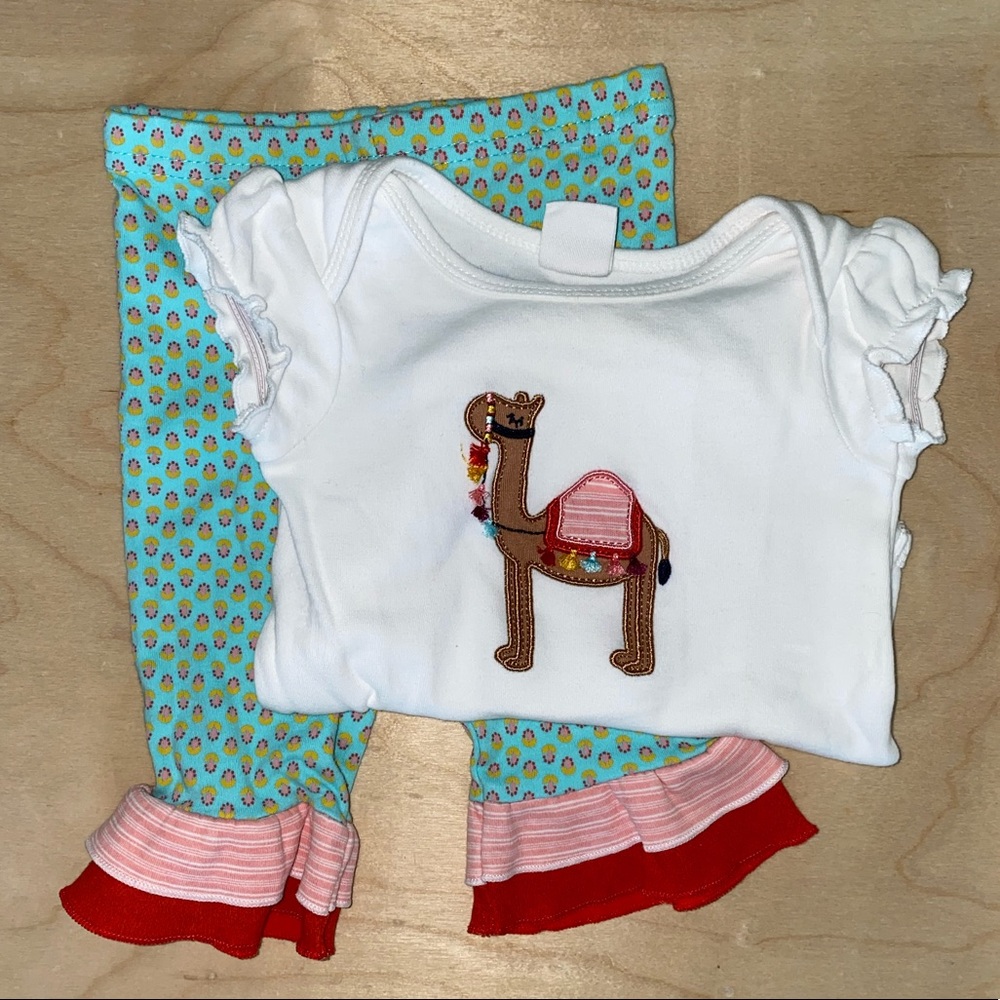 Cute Camel Matching Set 6 Months includes bow!